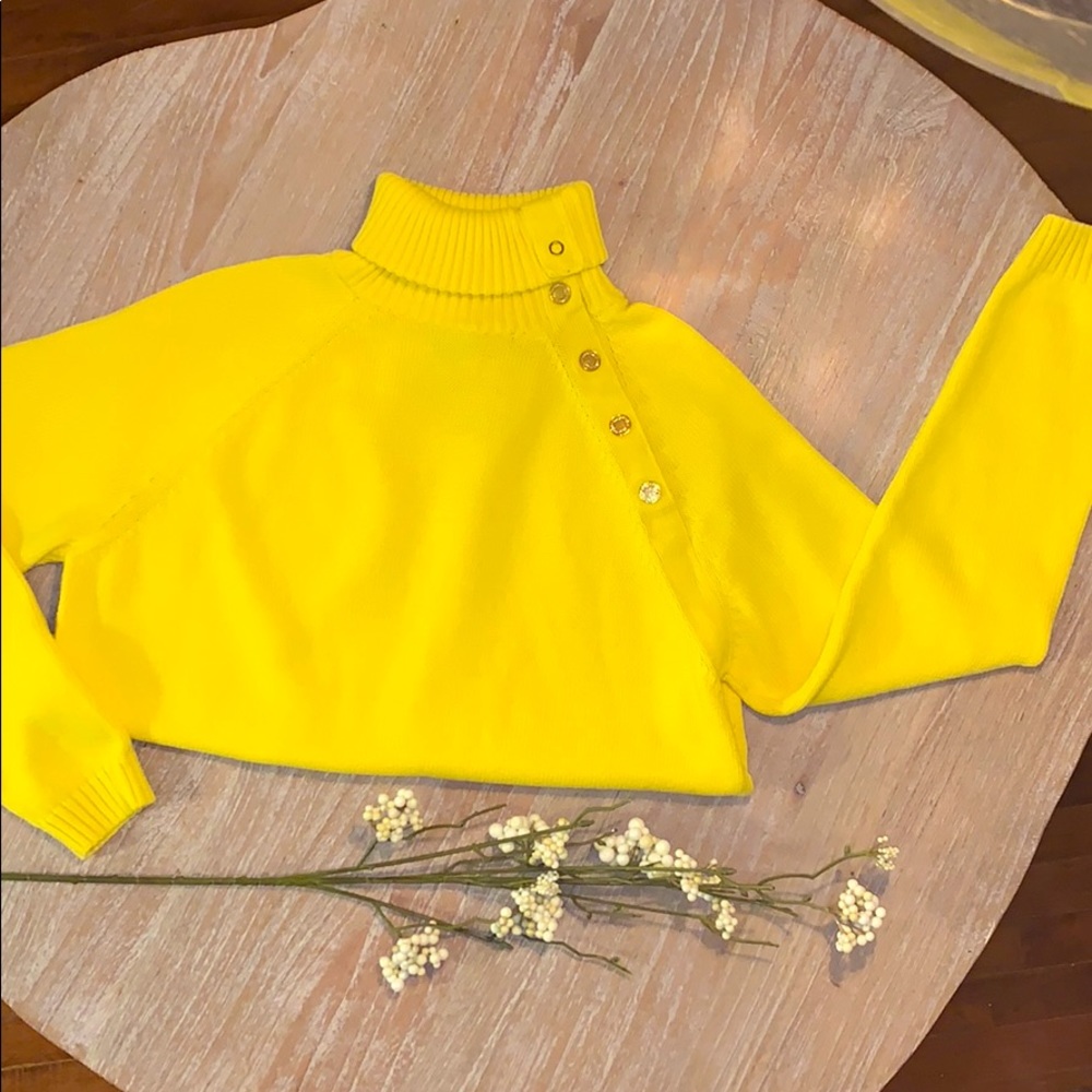 RALPH LAUREN Sweater| Gold Snap Button closure